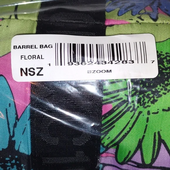 😺STEVE MADDEN BZOOM Floral Barrel Bag in Multi Color